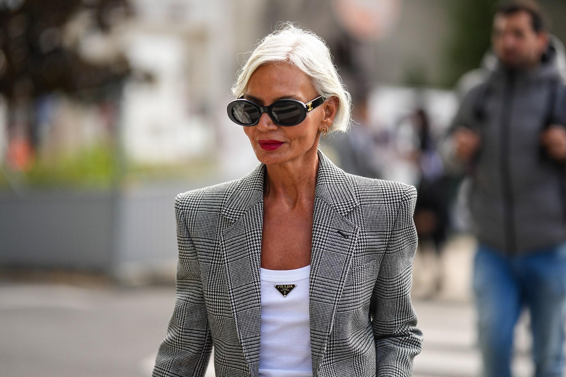 Understanding White Hair: Causes and ⁤Myths