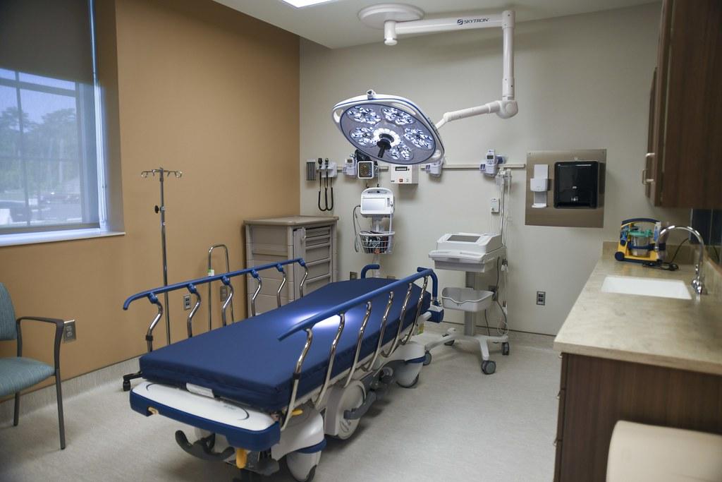Comparing Clinics:​ Finding the Best Value for Your Smooth Move