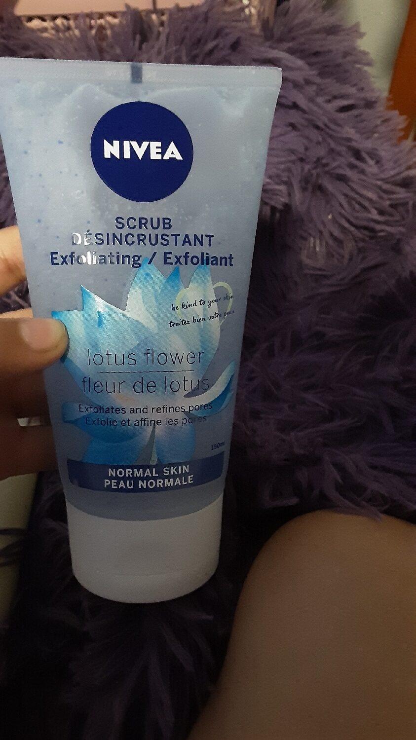 Choosing the Right Exfoliant: Avoiding Harsh Scrubs